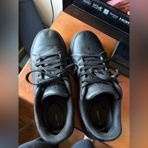 Tredsafe women’s slip resistant black sneakers